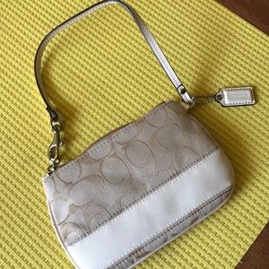 Coach wristlet NWOT